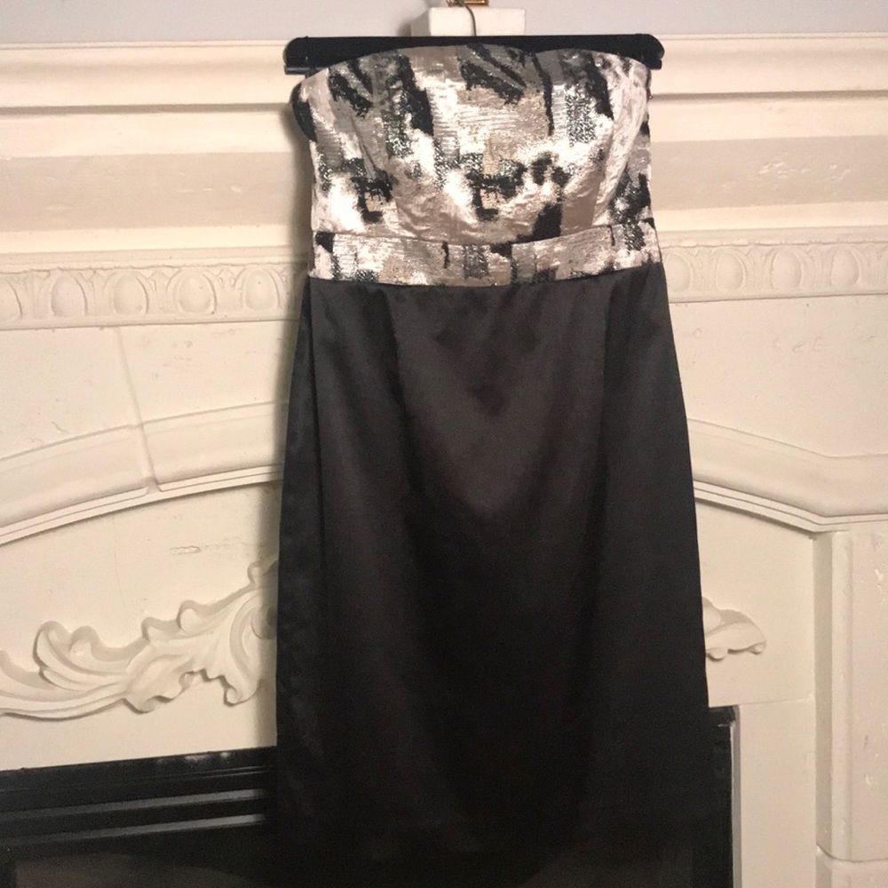 Sleeveless dress